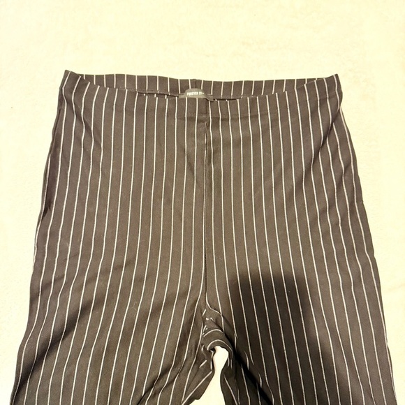 Forever 21 Black and White Pinstripe Leggings (NWOT) - Picture 2 of 5